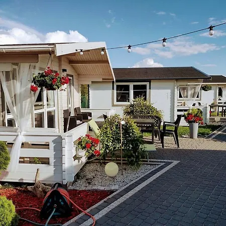 La Z Wlasnymi Ogrodkami- Balia Z Jacuzzi ,sauna ,rowery, Klimatyzacja Lodge Ustka