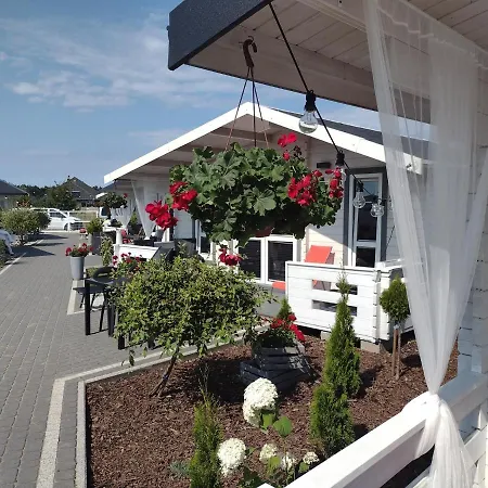 Chata La Z Wlasnymi Ogrodkami- Balia Z Jacuzzi ,sauna ,rowery, Klimatyzacja Ustka