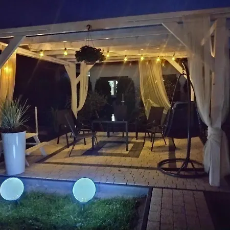 La Z Wlasnymi Ogrodkami- Balia Z Jacuzzi ,sauna ,rowery, Klimatyzacja Gerendaház