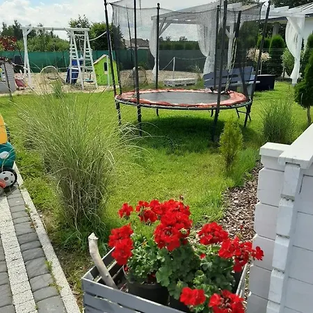 La Z Wlasnymi Ogrodkami- Balia Z Jacuzzi ,sauna ,rowery, Klimatyzacja Lodge Stolpmünde