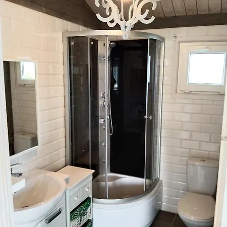 Lodge La Z Wlasnymi Ogrodkami- Balia Z Jacuzzi ,sauna ,rowery, Klimatyzacja