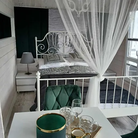 La Z Wlasnymi Ogrodkami- Balia Z Jacuzzi ,sauna ,rowery, Klimatyzacja Lodge *