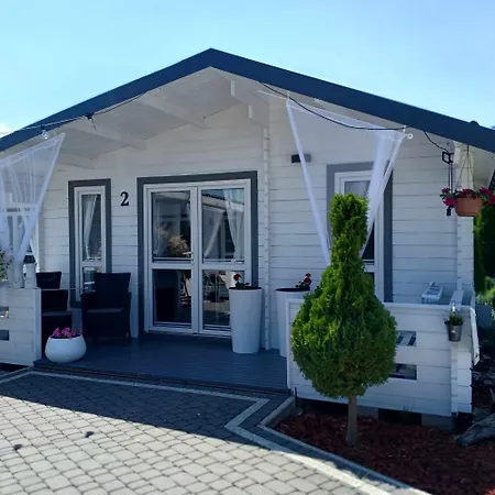 La Z Wlasnymi Ogrodkami- Balia Z Jacuzzi ,sauna ,rowery, Klimatyzacja Ustka