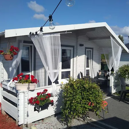 La Z Wlasnymi Ogrodkami- Balia Z Jacuzzi ,sauna ,rowery, Klimatyzacja Lodge