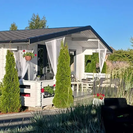 La Z Wlasnymi Ogrodkami- Balia Z Jacuzzi ,sauna ,rowery, Klimatyzacja Lodge Stolpmünde