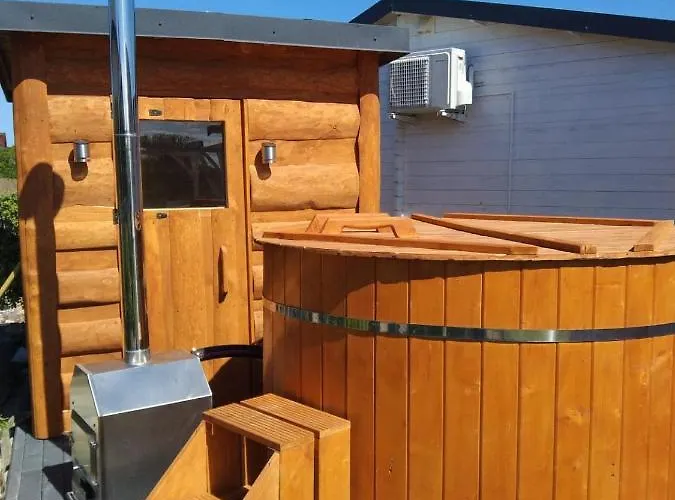 La Z Wlasnymi Ogrodkami- Balia Z Jacuzzi ,sauna ,rowery, Klimatyzacja Jaktstuga Ustka
