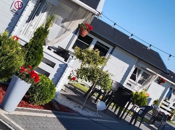 La Z Wlasnymi Ogrodkami- Balia Z Jacuzzi ,sauna ,rowery, Klimatyzacja Jaktstuga Ustka