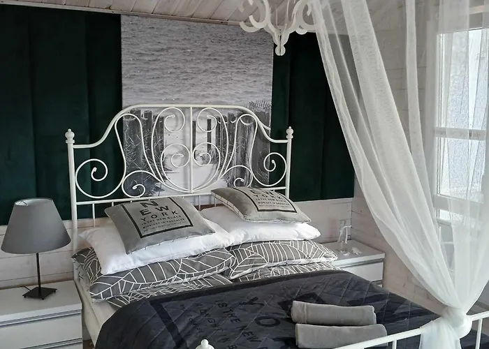 Jaktstuga La Z Wlasnymi Ogrodkami- Balia Z Jacuzzi ,sauna ,rowery, Klimatyzacja *