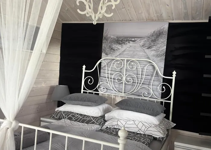 La Z Wlasnymi Ogrodkami- Balia Z Jacuzzi ,sauna ,rowery, Klimatyzacja بيت خشبي *