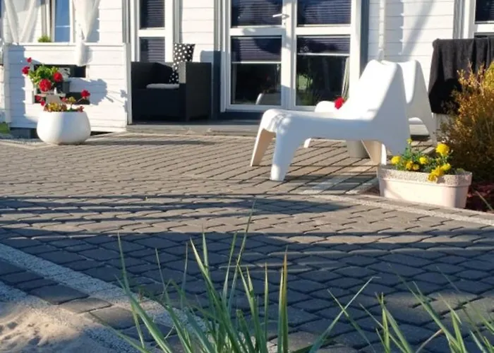 Jaktstuga La Z Wlasnymi Ogrodkami- Balia Z Jacuzzi ,sauna ,rowery, Klimatyzacja Ustka