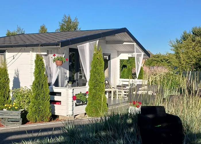 La Z Wlasnymi Ogrodkami- Balia Z Jacuzzi ,sauna ,rowery, Klimatyzacja Jaktstuga Ustka